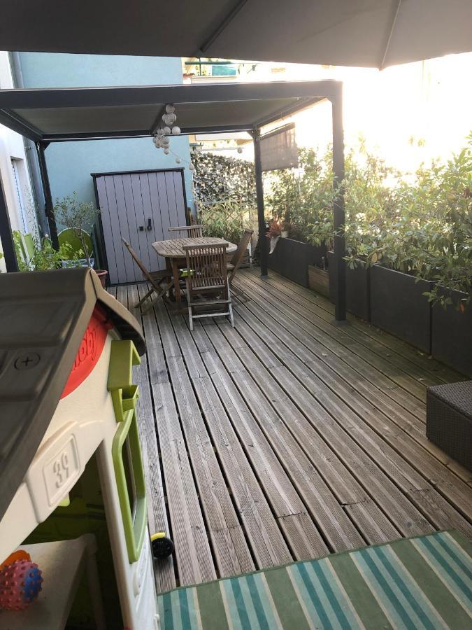 Appartement Magnifique appart + terrasse de 35m² à Strasbourg Extérieur photo